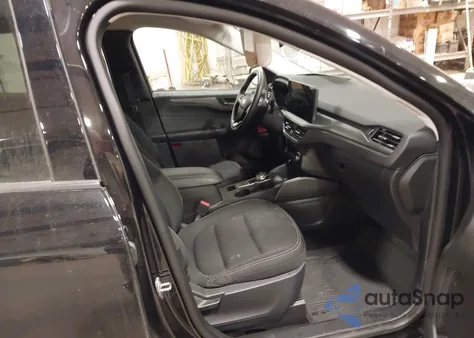 2025 Ford Escape Active z USA, uszkodzony, nr VIN 1FMCU9GNXSUA67820